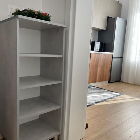 Sunny City Center Apartment Лежа Экстерьер фото