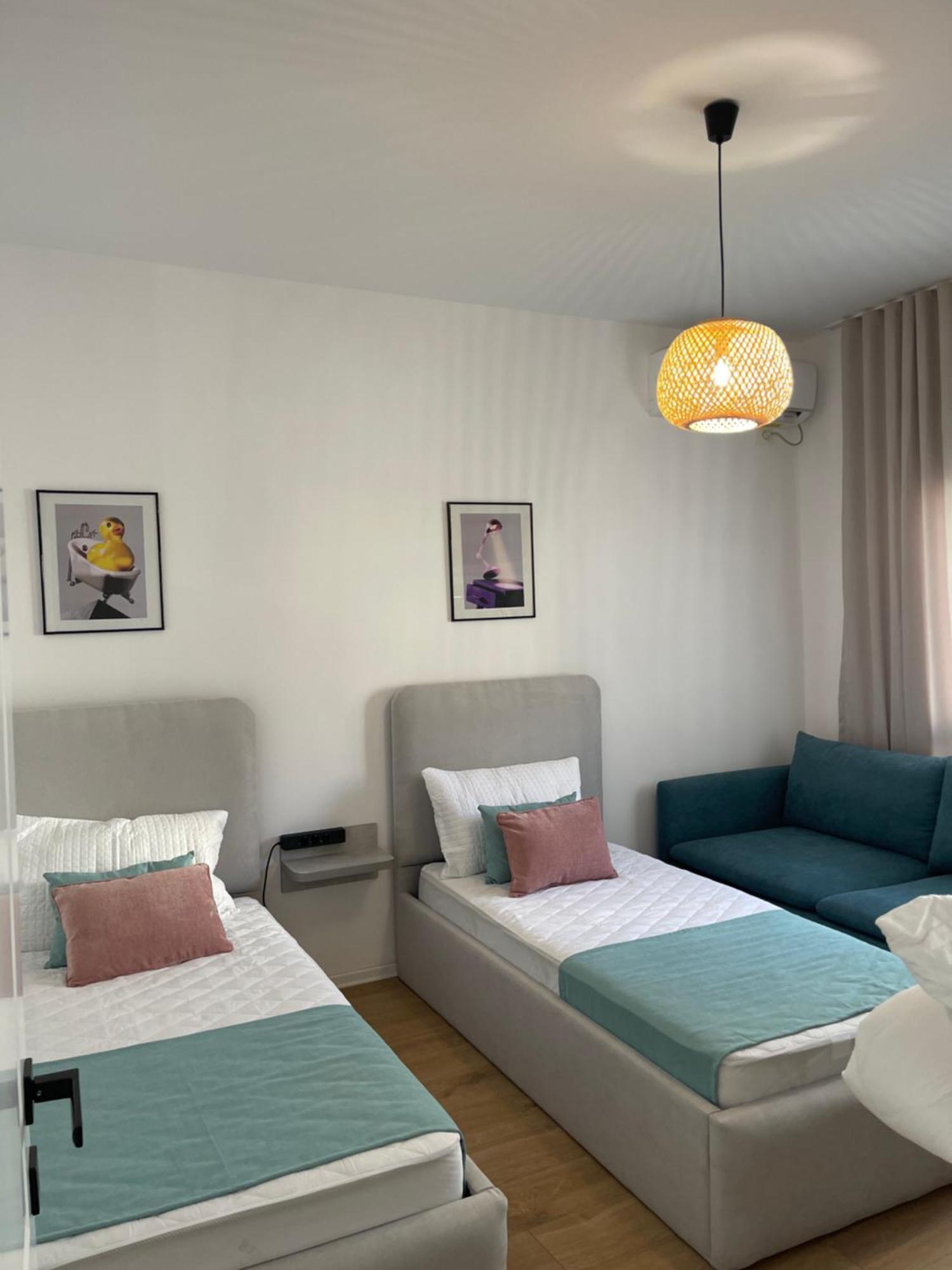 Sunny City Center Apartment Лежа Экстерьер фото